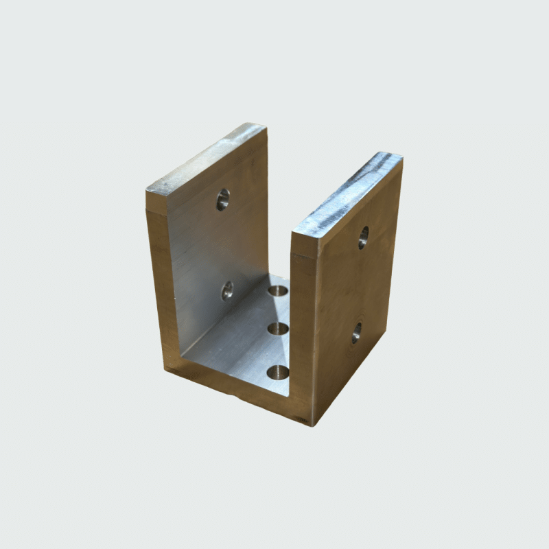 Surface mounted fence foot for fence post